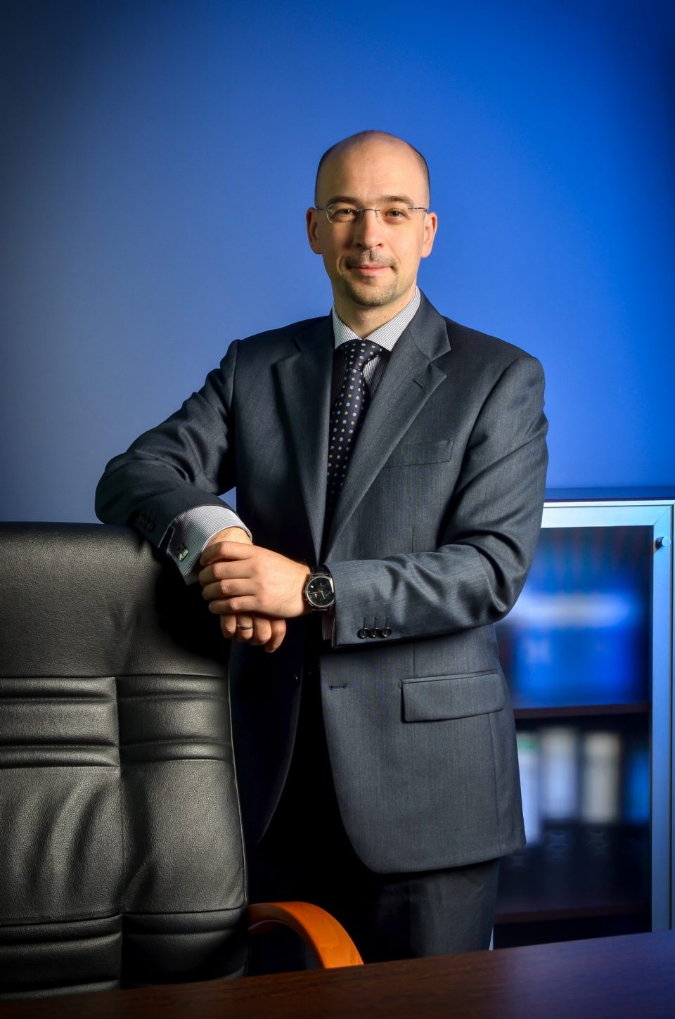 Aris Papathomas, Executive Director